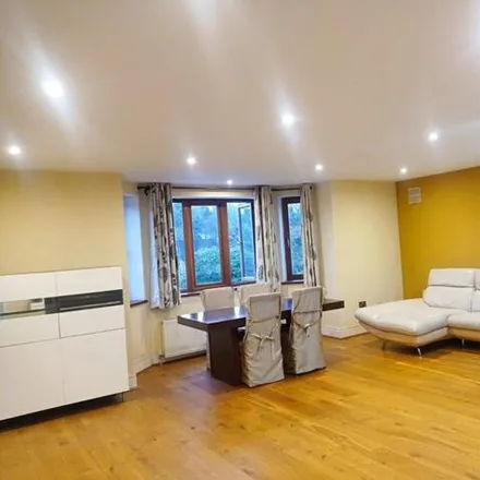 Image 3 - 39 Foxley Lane, London, CR8 3EE, United Kingdom - Apartment for rent