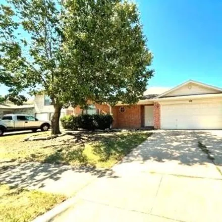 Rent this 3 bed house on 838 Colson Drive in Arlington, TX 76002