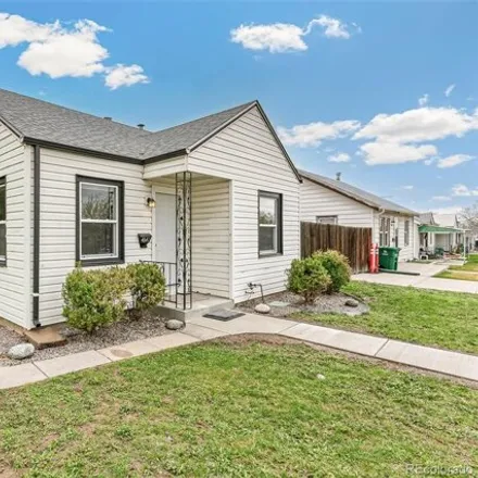 Image 2 - 4641 Clayton St, Denver, Colorado, 80216 - House for sale