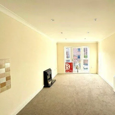Image 3 - Medical Money Management, Hutcliffe Wood View, Sheffield, S8 0EX, United Kingdom - Apartment for sale