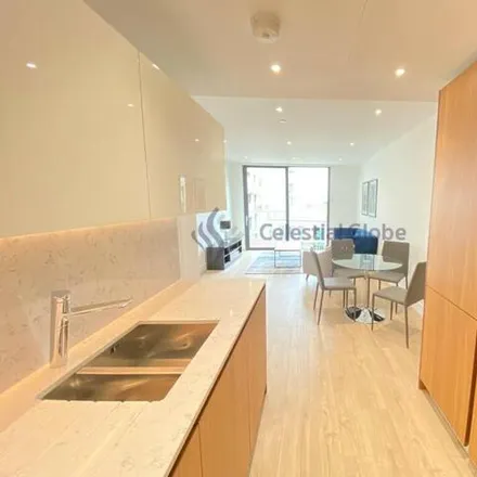 Image 3 - Neroli House, Piazza Walk, London, E1 8FU, United Kingdom - Apartment for rent