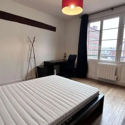 Rent this 1 bed apartment on Hôtel de Ville d'Amiens in Place de l'Hôtel de Ville, 80000 Amiens