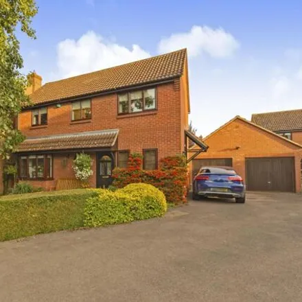 Buy this 3 bed house on Hunt Road in Thame, OX9 3LG