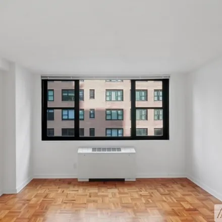 Image 7 - W 57th St, Unit 8C - Apartment for rent