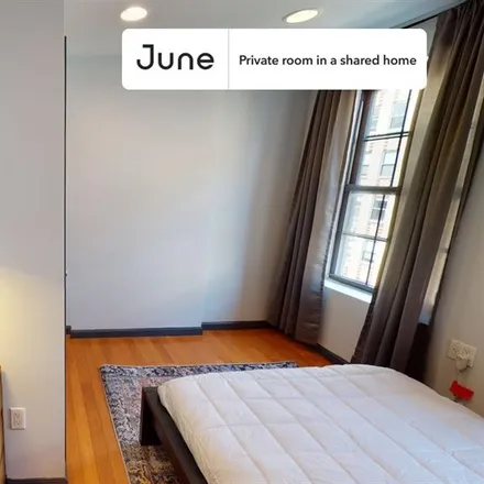 Image 2 - 226 East 7th Street, New York, NY 10009, USA - Room for rent