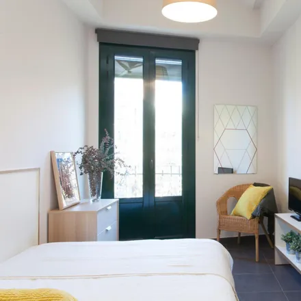 Rent this 1 bed apartment on Carrer dels Enamorats in 1, 08013 Barcelona