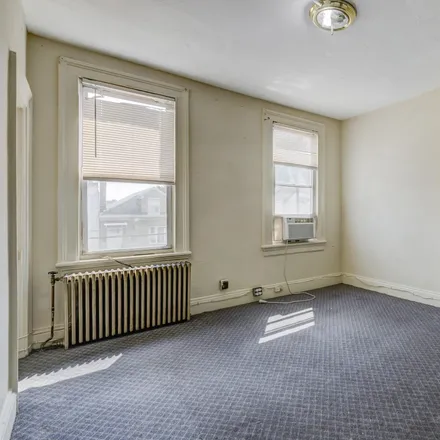 Image 2 - 185 Hutton Street, Jersey City, NJ 07307, USA - Duplex for sale