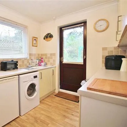 Image 5 - Prince William Close, Worthing, BN14 0AZ, United Kingdom - House for sale