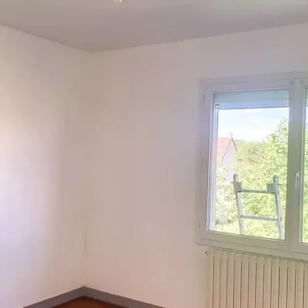 Rent this 3 bed apartment on 6 Rue Albert Frappin in 45200 Amilly, France