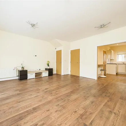 Image 3 - Marbaix Gardens, London, TW7 4FD, United Kingdom - House for rent