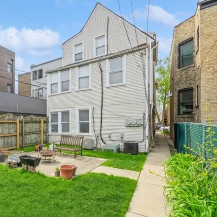 Image 2 - 2414 West Cullom Avenue, Chicago, IL 60618, USA - House for sale