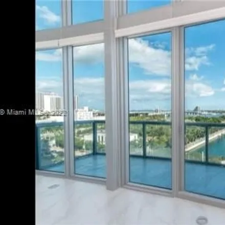 Image 3 - 7-Eleven, 1 West Flagler Street, Miami, FL 33128, USA - Apartment for rent