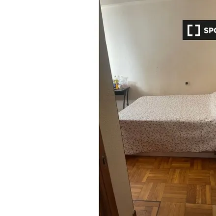 Rent this 2 bed room on Madrid in Calle de Bocángel, 28