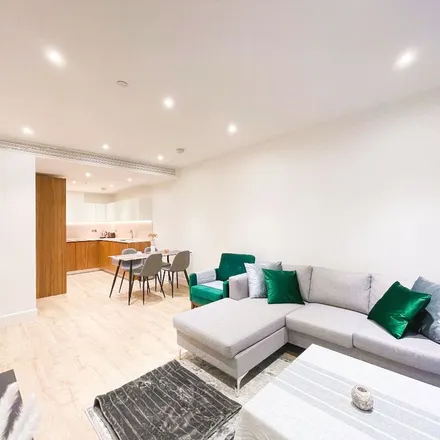 Rent this 2 bed apartment on Neroli House in Piazza Walk, London