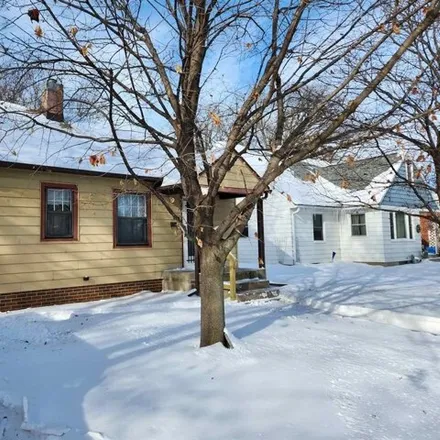 Buy this 3 bed house on 1458 North Rhode Island Avenue in Mason City, IA 50401