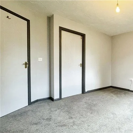 Image 6 - Hurworth Avenue, Slough, SL3 7FQ, United Kingdom - Apartment for rent