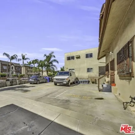 Image 4 - 4843 Rosewood Ave, Los Angeles, California, 90004 - House for sale