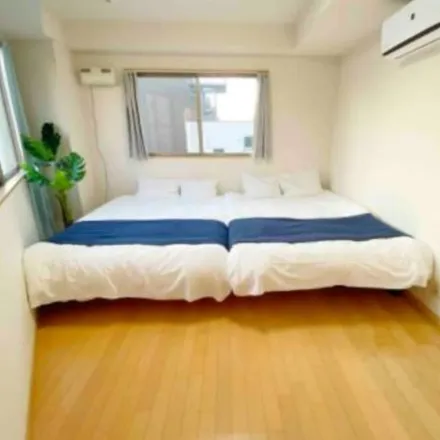 Rent this 3 bed apartment on Shinagawa