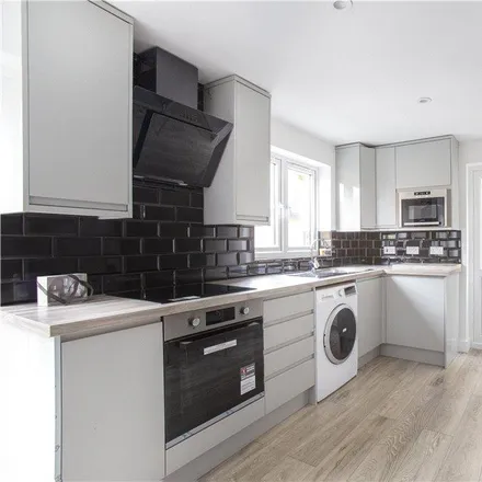 Image 3 - Dove Approach, Tollgate Road, London, E6 5JY, United Kingdom - House for rent