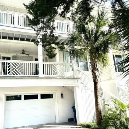 Rent this 4 bed house on 1572 Ocean Boulevard in East End, Saint Simons