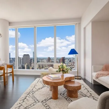 Rent this 3 bed condo on One Manhattan Square in 225 Cherry Street, New York