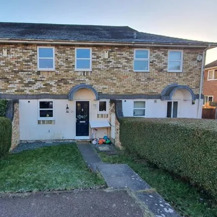 Buy this 3 bed townhouse on Saffron Rise in Eaton Bray, LU6 2AY