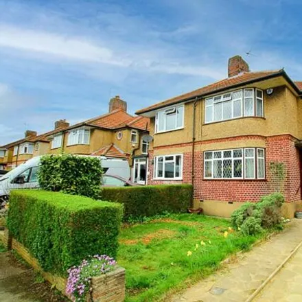 Buy this 3 bed duplex on Winton Drive in Rickmansworth, WD3 3RD