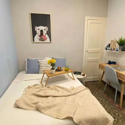 Image 5 - Carrer d'Enric Granados, 112, 08001 Barcelona, Spain - Apartment for rent