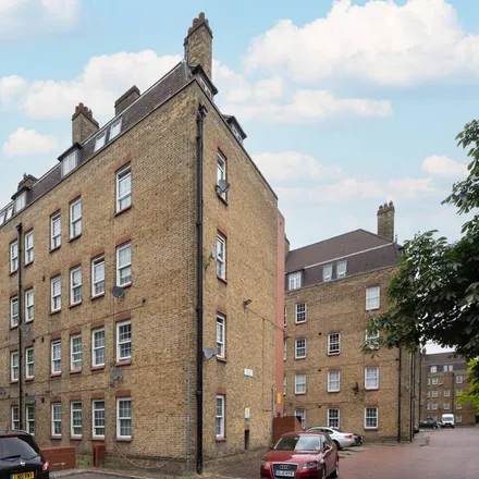 Rent this 2 bed apartment on Doddington Grove in London, SE17 3TB