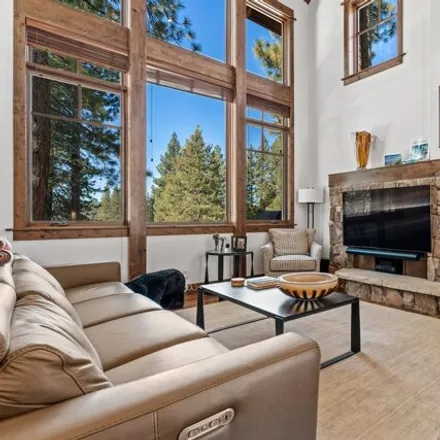 Image 5 - 12598 Villa Court, Truckee, CA 96161, USA - House for sale