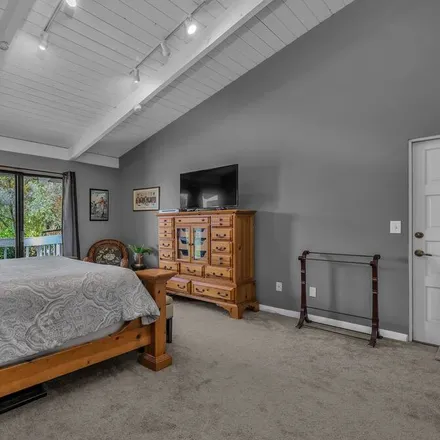 Rent this 4 bed house on Palos Verdes Estates