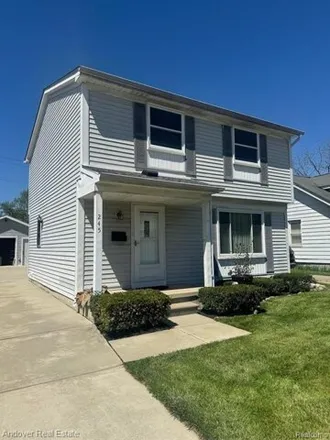 Rent this 3 bed house on 281 North Bywood Avenue in Clawson, MI 48017