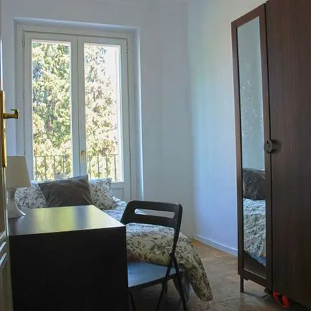 Rent this 1studio apartment on Madrid in Bicimad 30, Plaza de Oriente