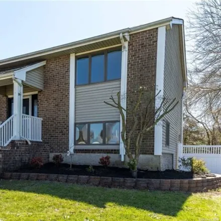 Buy this 4 bed house on 771 Greenbelt Parkway West in Holbrook, Islip