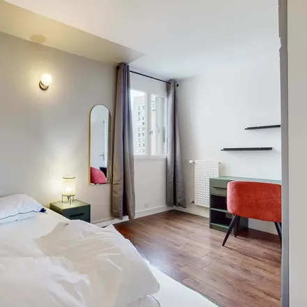 Rent this 4 bed room on 104 Rue Emile Zola in 92600 Asnières-sur-Seine, France