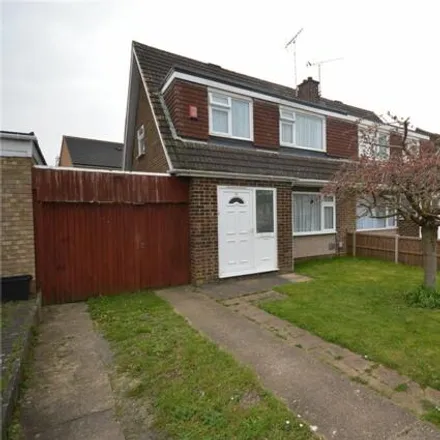 Buy this 3 bed duplex on unnamed road in Luton, LU4 9EY