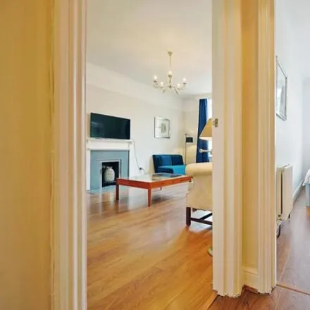 Image 9 - 48 Penywern Road, London, SW5 9AS, United Kingdom - Apartment for sale