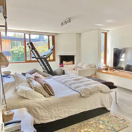 Buy this 5 bed house on Contralmirante Fernández Vial 10800 in 771 0171 Lo Barnechea, Chile
