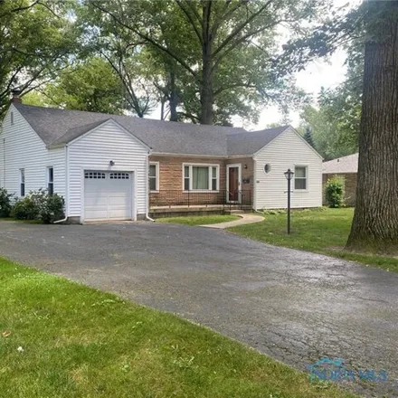 Buy this 3 bed house on 1121 Malcolm Rd in Toledo, Ohio