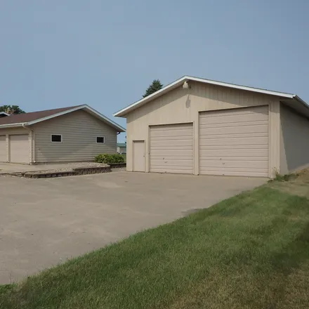 Image 2 - 1132 4th Street Northwest, Sioux Center, IA 51250, USA - House for sale