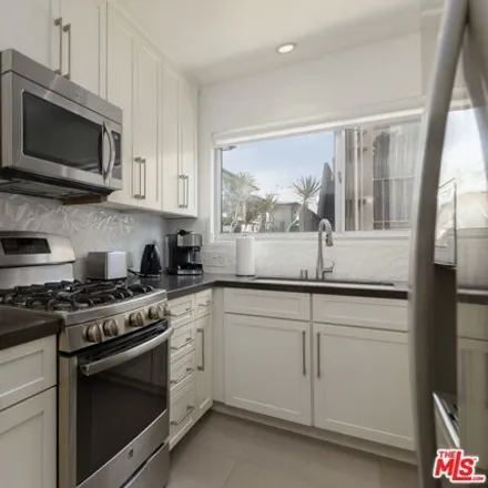 Image 6 - 8917 Cynthia Street, West Hollywood, CA 90069, USA - Condo for rent