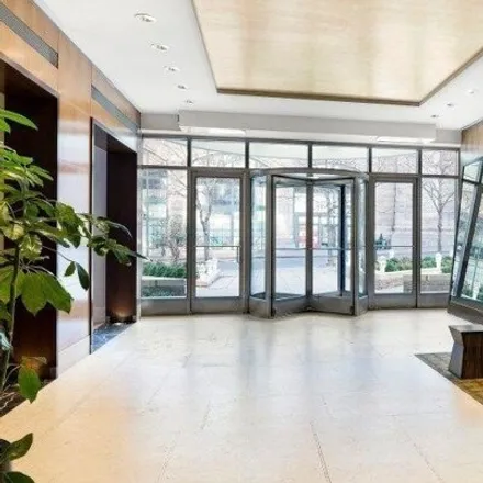Image 6 - Bridge Tower Place, East 61st Street, New York, NY 10021, USA - Condo for sale