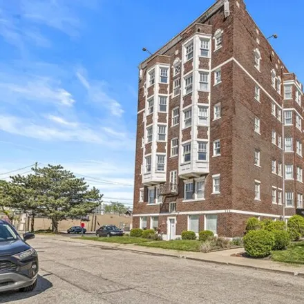 Buy this 1 bed condo on 230 East 9th Street in Indianapolis, IN 46204