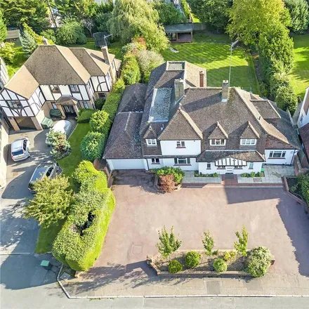 Rent this 5 bed house on Parkland Close in Chigwell, IG7 6LL
