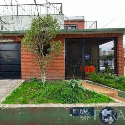 Buy this 2 bed house on Juan Vucetich 602 in Partido de Avellaneda, 1875 Wilde