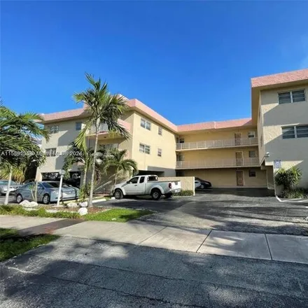 Image 1 - 3531 Northeast 170th Street, Eastern Shores, North Miami Beach, FL 33160, USA - Condo for rent