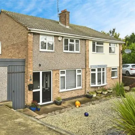 Buy this 3 bed duplex on Valmont Avenue in Mansfield Woodhouse, NG18 3LU