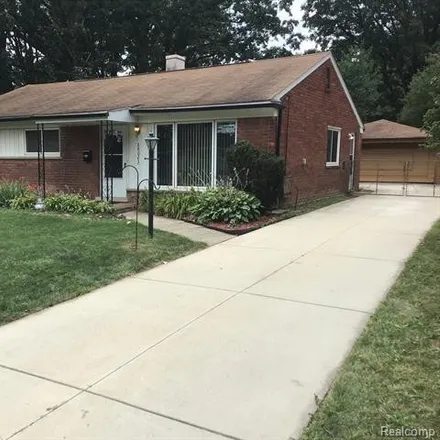 Buy this 3 bed house on 28023 Selkirk Street in Southfield, MI 48076