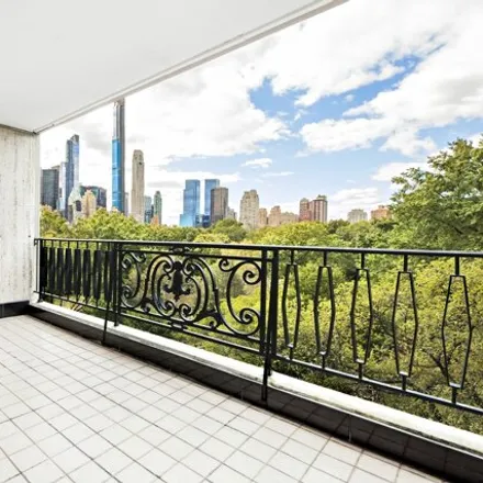 Image 4 - 857 Fifth Ave Fl 7, New York, 10065 - Apartment for sale