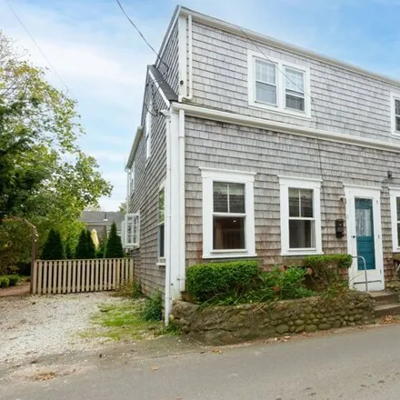 Image 1 - 5 West Dover Street, Mikas Pond, Nantucket, MA 02554, USA - House for sale